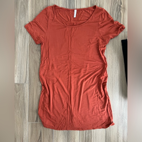 7 maternity tops - Picture 3 of 3